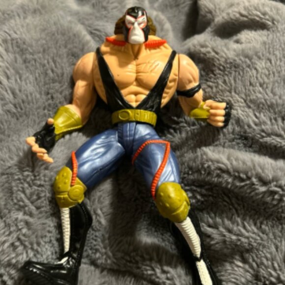 1997 Batman Legends of the Dark Knight Lethal Impact Bane Punching Action Figure - Picture 1 of 4